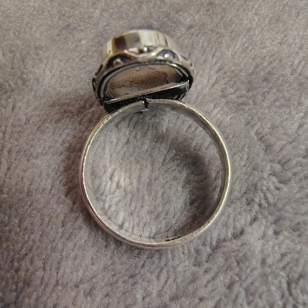 Blue Chalcedony Statement Ring - Picture 5 of 6